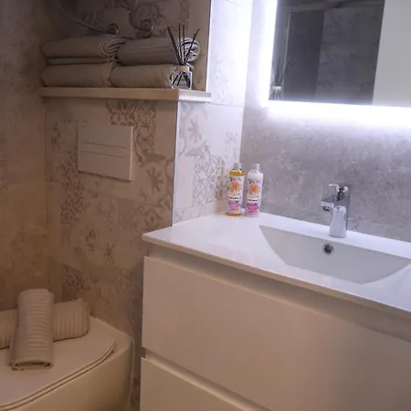 Апартаменти Harmony Luxe Private Garage And Terrace *