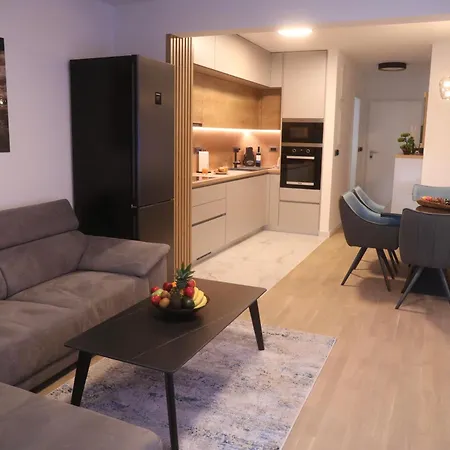Апартаменти Harmony Luxe Private Garage And Terrace Спліт