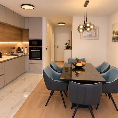 Harmony Luxe Private Garage And Terrace Appartement Split