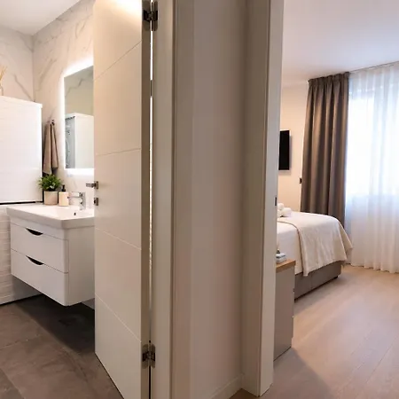 Harmony Luxe Private Garage And Terrace Appartement Split